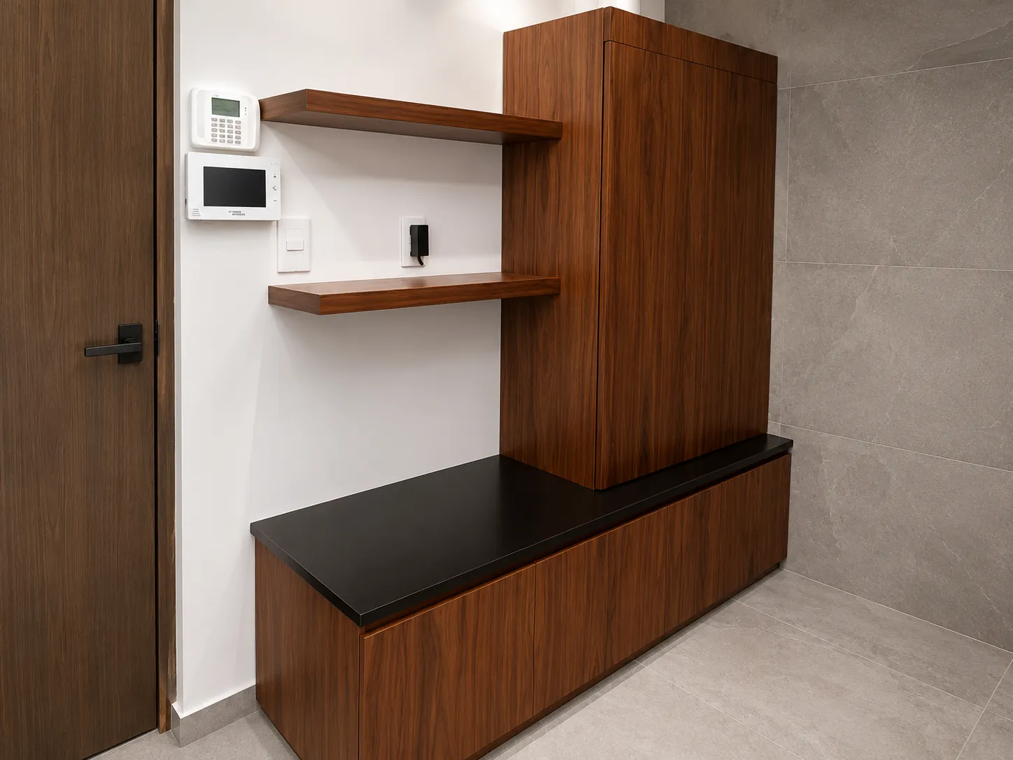 Mueble de carpintería a la medida en entrada